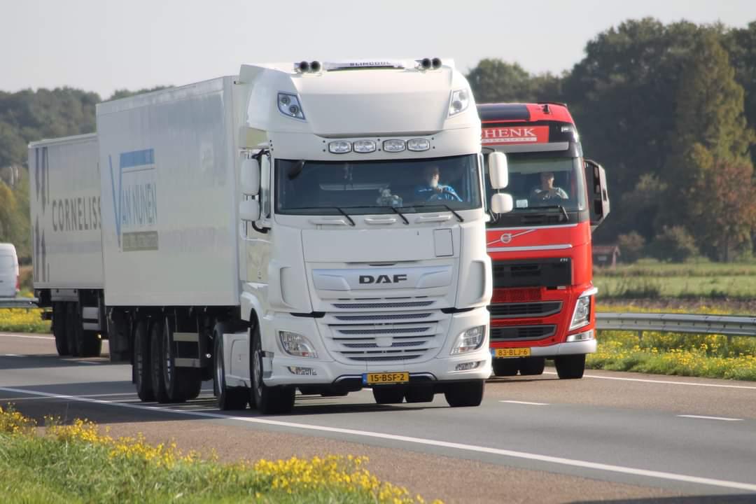 Van Nunen Transport op de weg sneltransport, koerierdienst gevaarlijke goederen